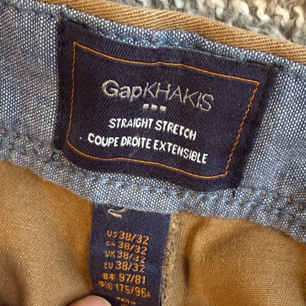GAP // MENS STRAIGHT STRETCH KHAKIS (1) - Picture 3 of 6